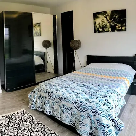 Sakin Sehrin 'Yasam Kralligi' Muestakil Havuz Villa Villa *