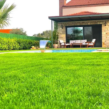 Villa Sakin Sehrin 'Yasam Kralligi' Muestakil Havuz Villa Kuscular