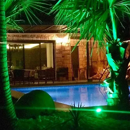 Villa Sakin Sehrin 'Yasam Kralligi' Muestakil Havuz Villa *