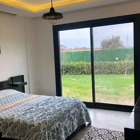 Sakin Sehrin 'Yasam Kralligi' Muestakil Havuz Villa Kuscular