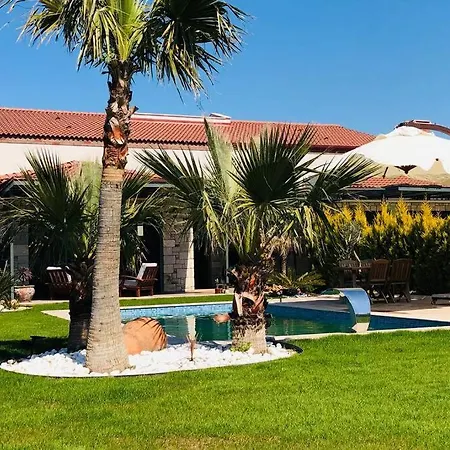 Sakin Sehrin 'Yasam Kralligi' Muestakil Havuz Villa فيلة *