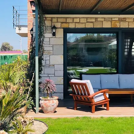 Sakin Sehrin 'Yasam Kralligi' Muestakil Havuz Villa فيلة *